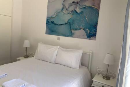 Kings Palace - Superb 2 Bed Ground Floor Apartment Paphos Luaran gambar