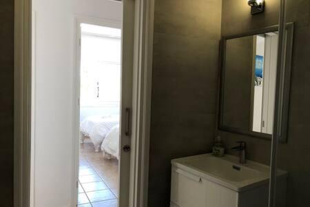 Kings Palace - Superb 2 Bed Ground Floor Apartment Paphos Luaran gambar