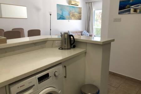 Kings Palace - Superb 2 Bed Ground Floor Apartment Paphos Luaran gambar