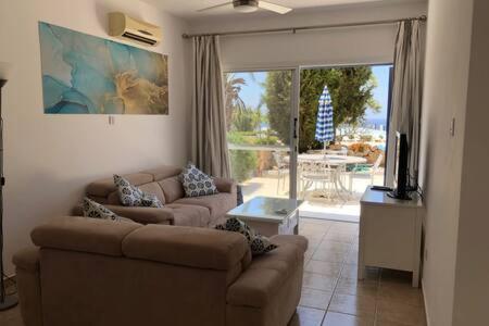 Kings Palace - Superb 2 Bed Ground Floor Apartment Paphos Luaran gambar