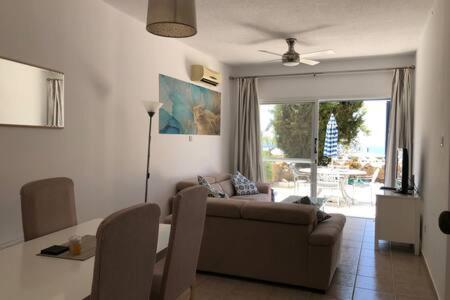 Kings Palace - Superb 2 Bed Ground Floor Apartment Paphos Luaran gambar
