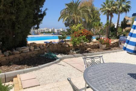 Kings Palace - Superb 2 Bed Ground Floor Apartment Paphos Luaran gambar