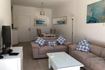 Kings Palace - Superb 2 Bed Ground Floor Apartment Paphos Luaran gambar
