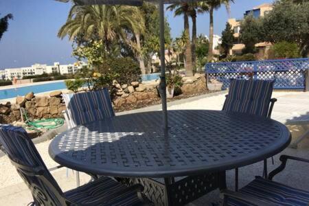 Kings Palace - Superb 2 Bed Ground Floor Apartment Paphos Luaran gambar